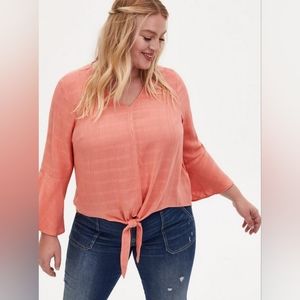 NWOT Torrid 1 Textured Woven Tie-Front Top